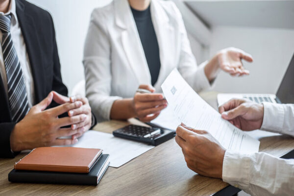 Communication With Lawyers 768x432 - Perfil RH